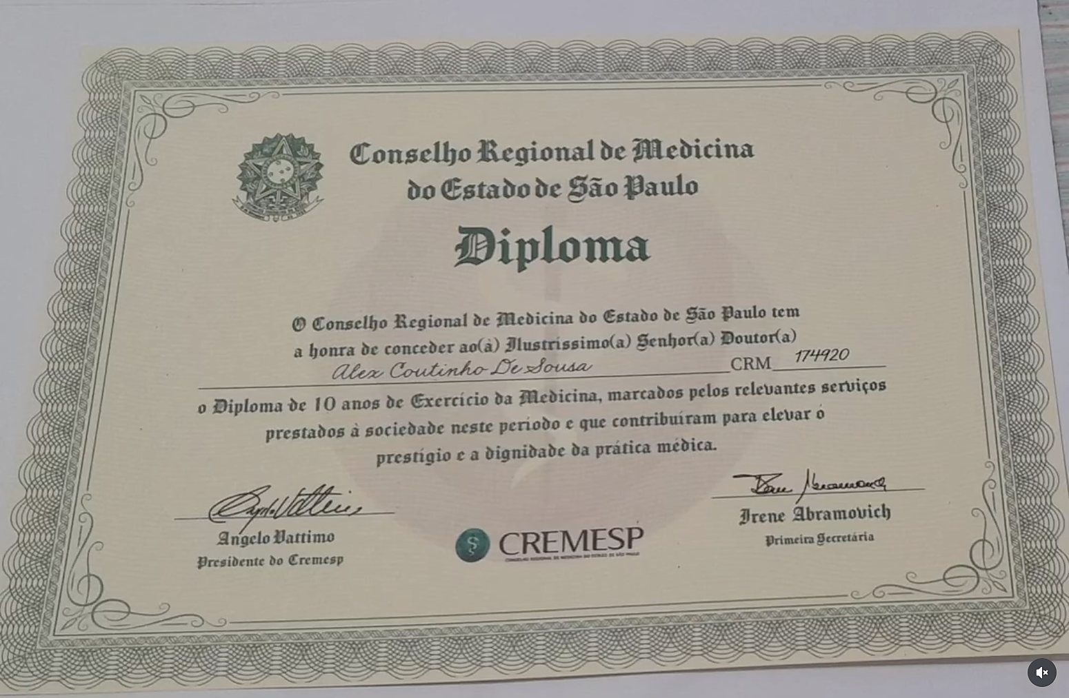 Diploma do CREMESP de 10 anos de exercício da Medicina